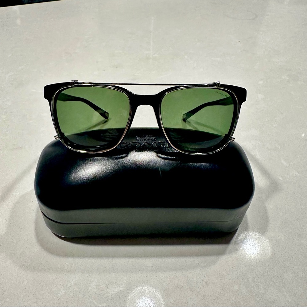 🌿 COACH Men’s Sunglasses